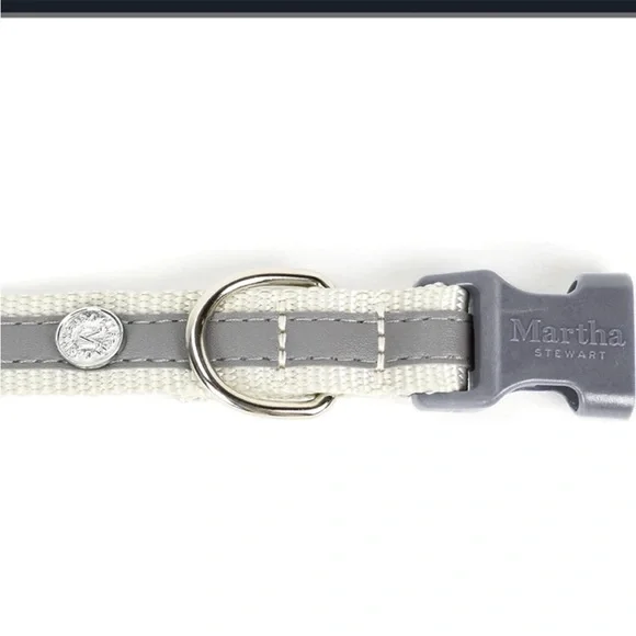 NWT MARTHA STEWART ADJUSTABLE
NYLON DOG COLLAR gray Size 14 (neck 10-14”) - Picture 3 of 8